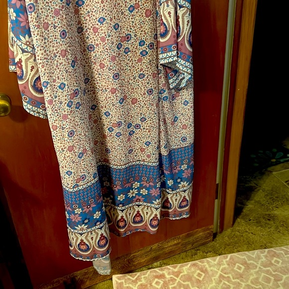 Beautiful Robe/Duster - Picture 6 of 6